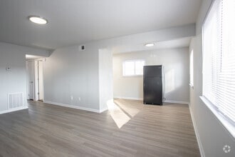 2BR,1BA,900SF - 2 Bedroom A - Autumn Lakes Apartments