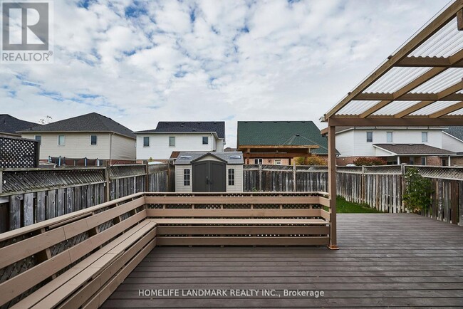 Building Photo - 165 Madden Pl