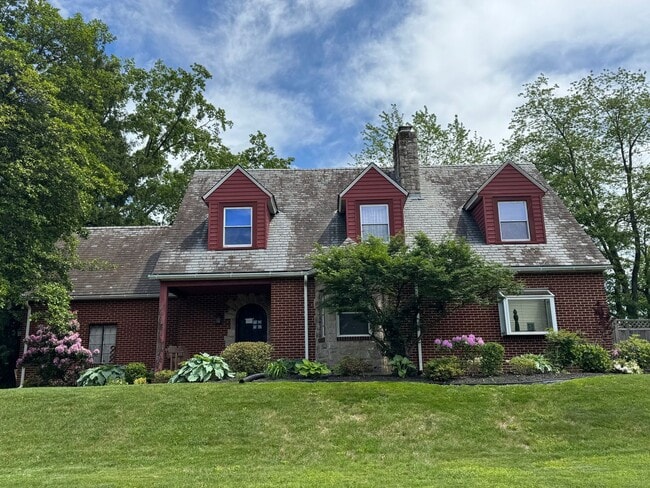 Building Photo - Lansdale 4 Bedroom Cape Cod with 2 car gar...