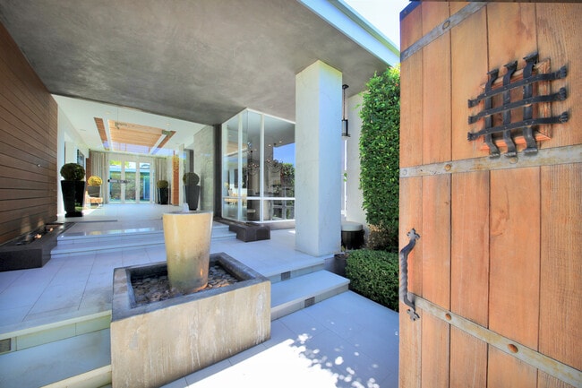 Building Photo - 3054 Elvido Dr