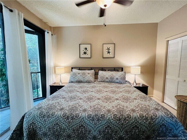 Foto del edificio - 221 NE Plantation Rd