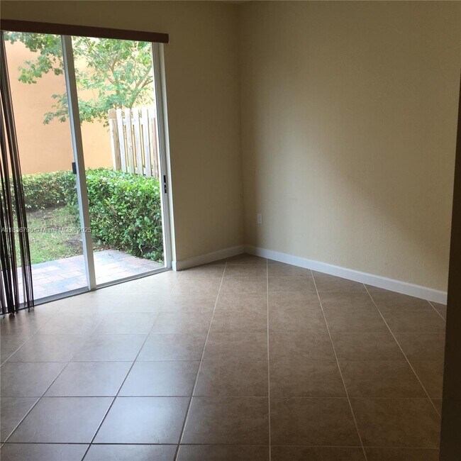 Foto del edificio - 12444 Emerald Creek Manor