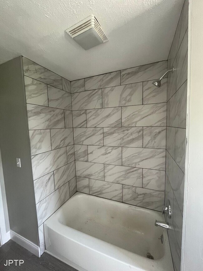 Foto del edificio - 2 br, 1 bath House - 2501 Cypress Drive