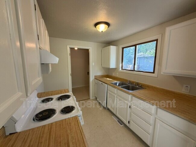 Foto del edificio - 3313 Dunbar Ave