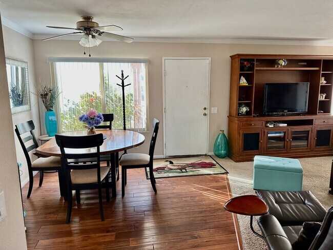 Building Photo - Furnished Corner Unit