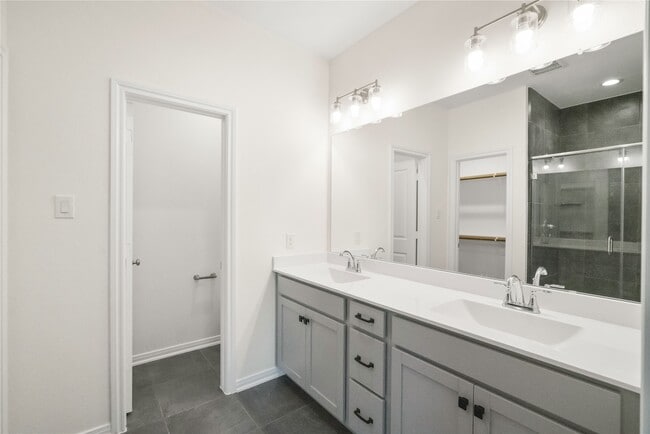 Building Photo - 623 Silver Pear Ct