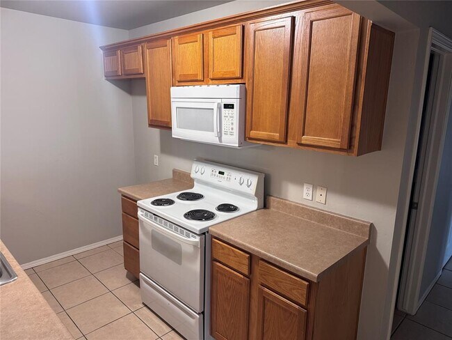 Building Photo - 2515 W Oklahoma Ave