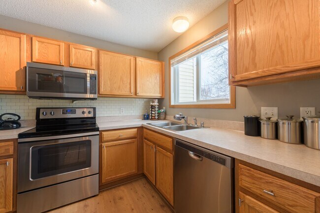 Foto del edificio - Rare chanhassen 2 bed townhouse for rent!!!