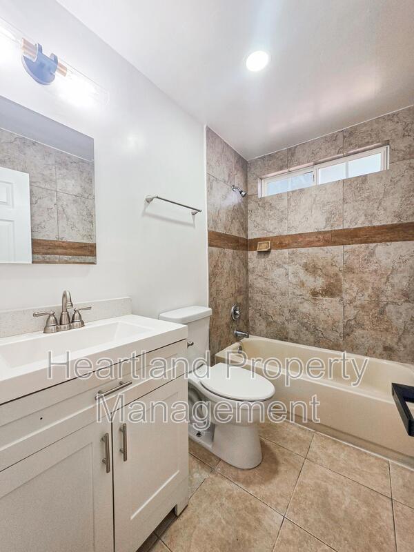 Building Photo - 1323 Madera St