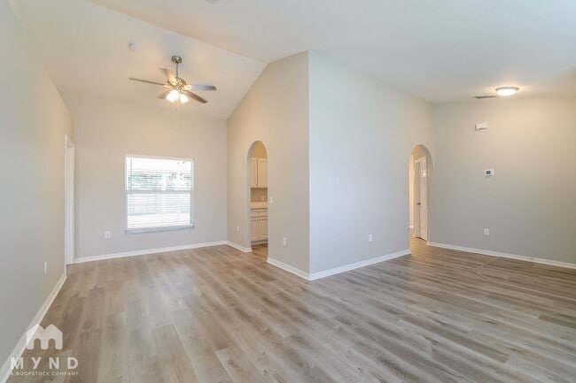 Building Photo - 2617 Hawthorne Ln