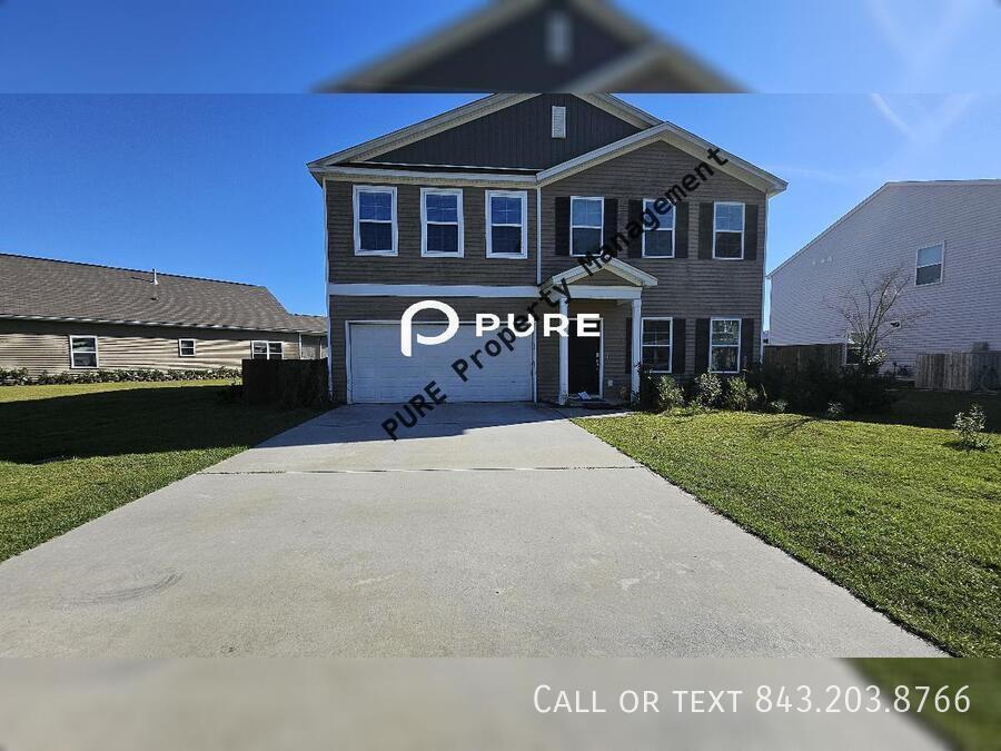 Foto principal - Gorgeous 5 Bedroom Home!