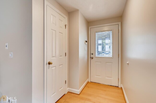 Building Photo - 4050 Settlers Hill Way
