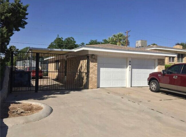Building Photo - 8921 El Dorado Dr