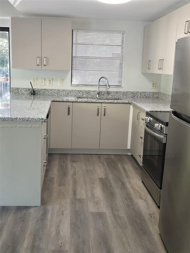 Foto del edificio - 4705 SW 62nd Ave