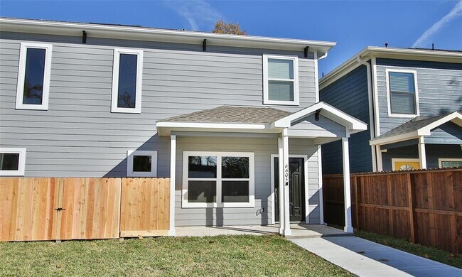 Building Photo - 6605 Avenue O