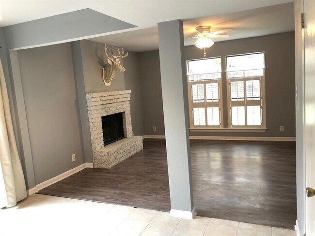 Building Photo - 8003 Hood Cir