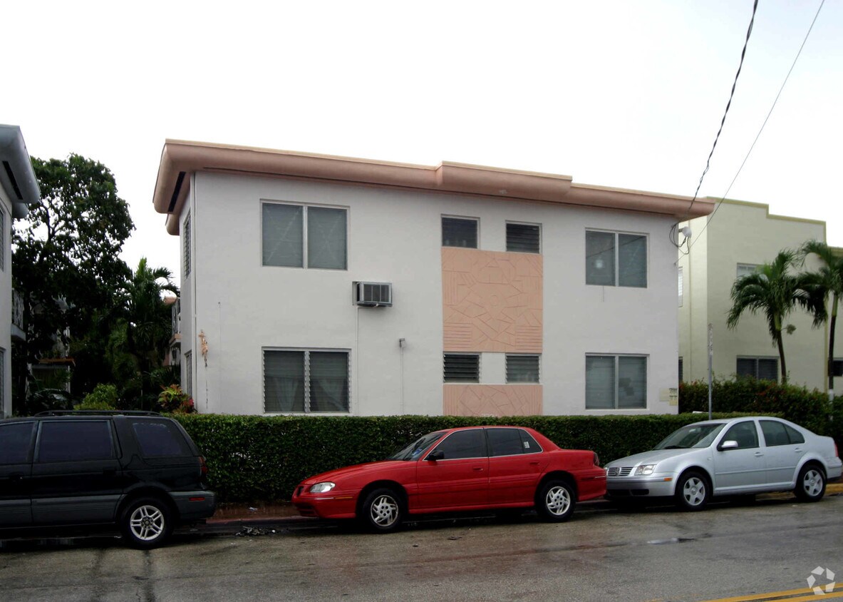 Primary Photo - 7721 Dickens Ave