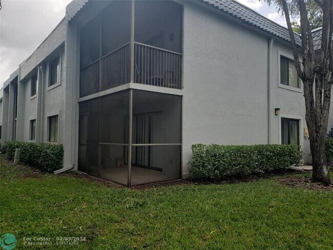 Building Photo - 16541 Blatt Blvd