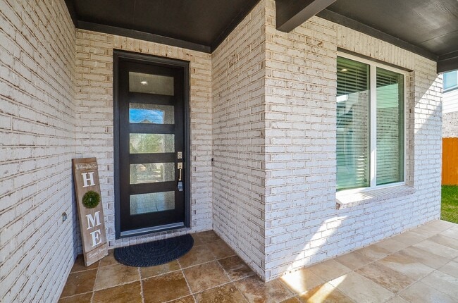 Foto del edificio - 28402 Eli Eagle St