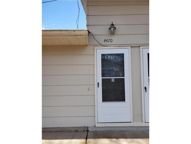 Foto del edificio - 4470 Denbigh Rd