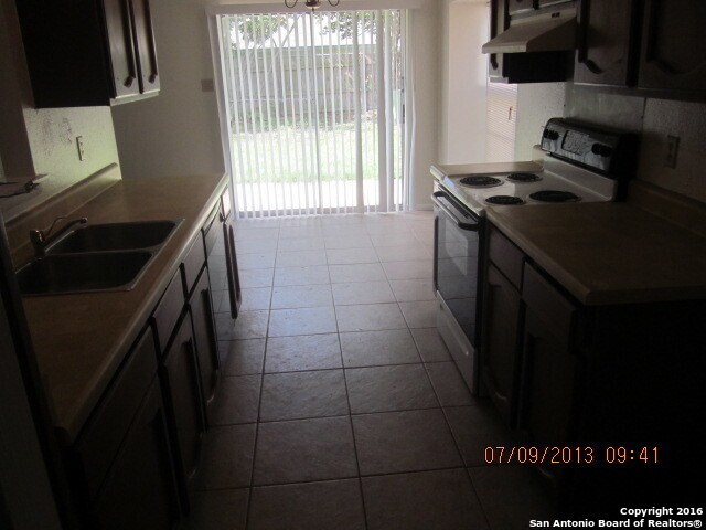Foto del edificio - 5138 Tom Stafford Dr
