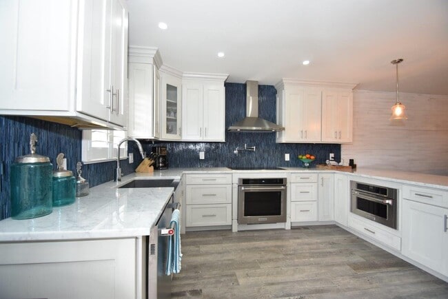 Building Photo - 1700 S Ocean Blvd