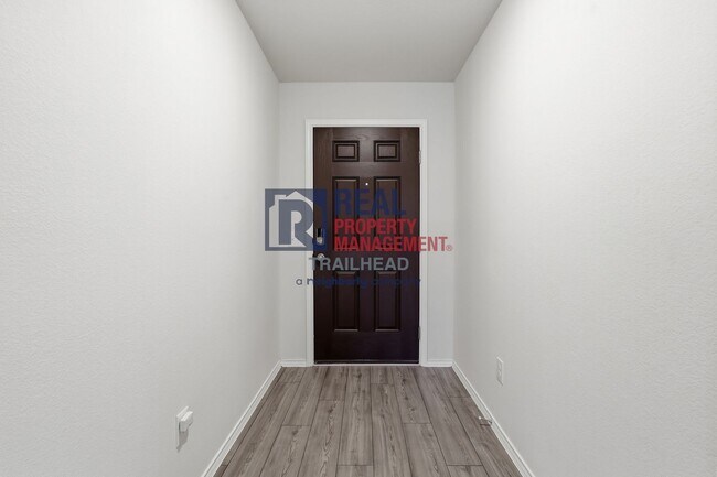 Foto del edificio - 10104 Whitedown Dr