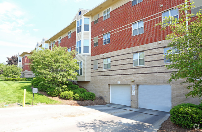 Building Photo - Cudahy Williamstown Bay I