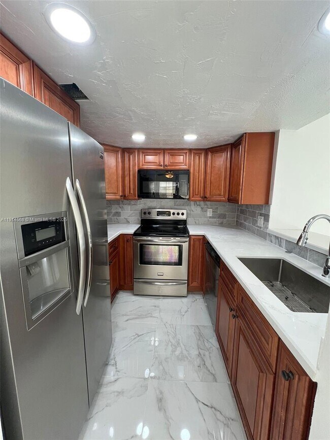 Foto del edificio - 2174 Champions Way