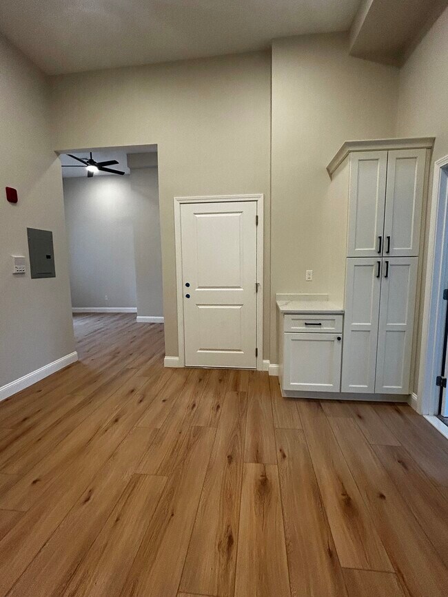 Foto del edificio - 246 Front St