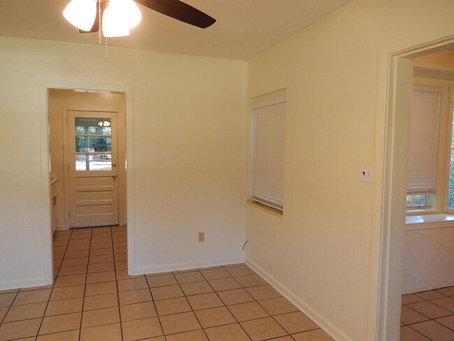 Foto del edificio - 3935 Caldwell Dr