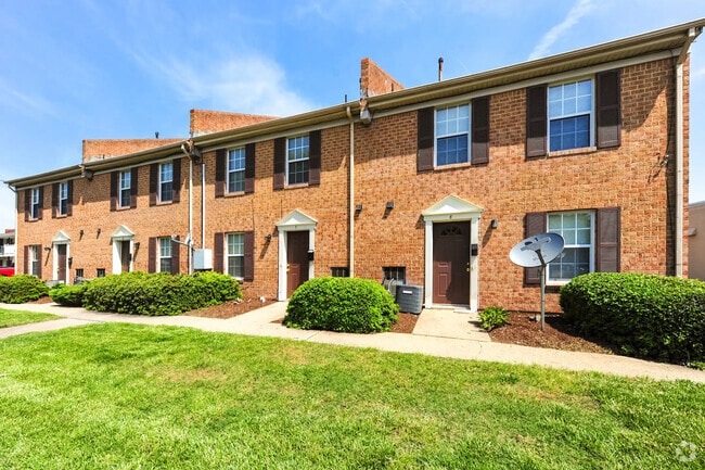 Building Photo - Brentwood Forest Apartments