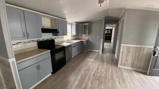 Foto del edificio - 23516 Patricia Ln