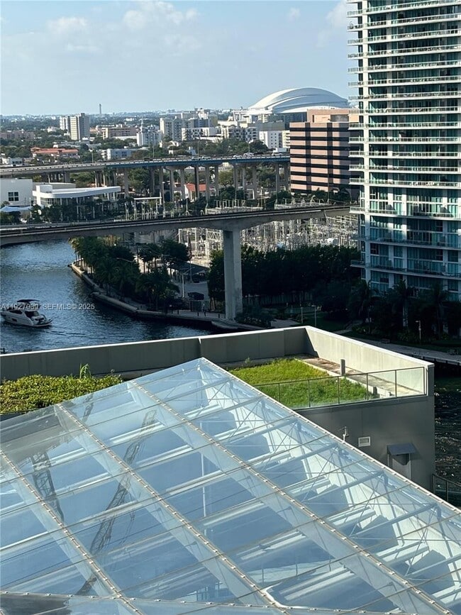 Foto del edificio - 68 SE 6th St