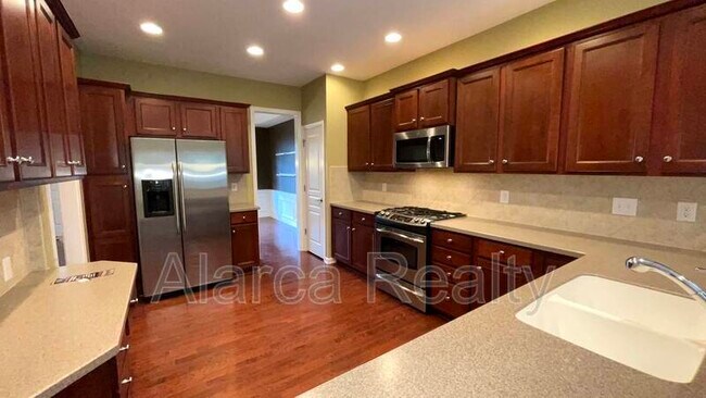Building Photo - 10866 River Oaks Dr NW