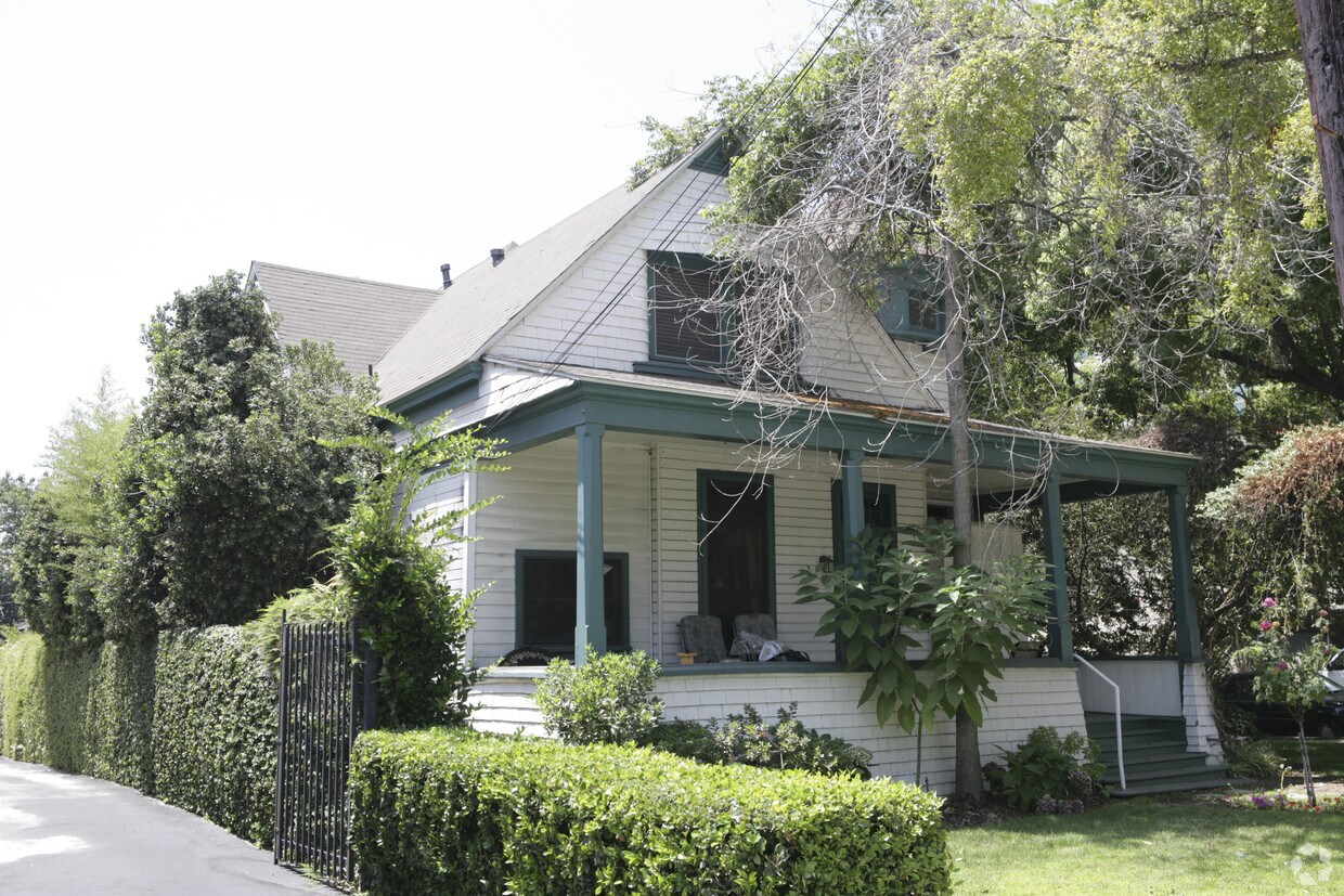 Building Photo - 524 El Dorado St