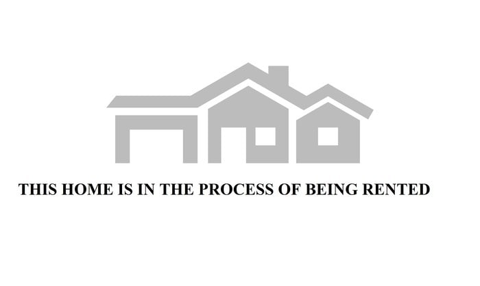 Foto principal - Will not last long, tri level home!