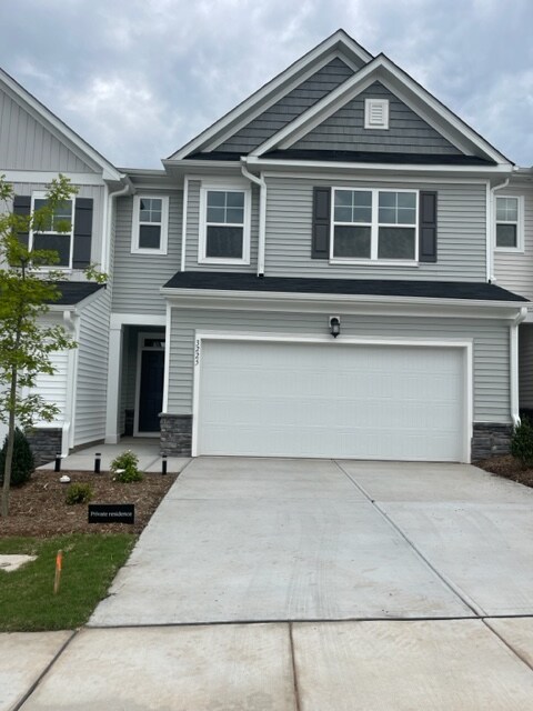 Primary Photo - 3225 Montlawn Pl