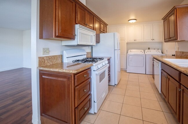 Foto del edificio - Beautiful 2 bedroom in 55+ Community