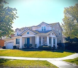 Building Photo - 5210 Village Green Ln