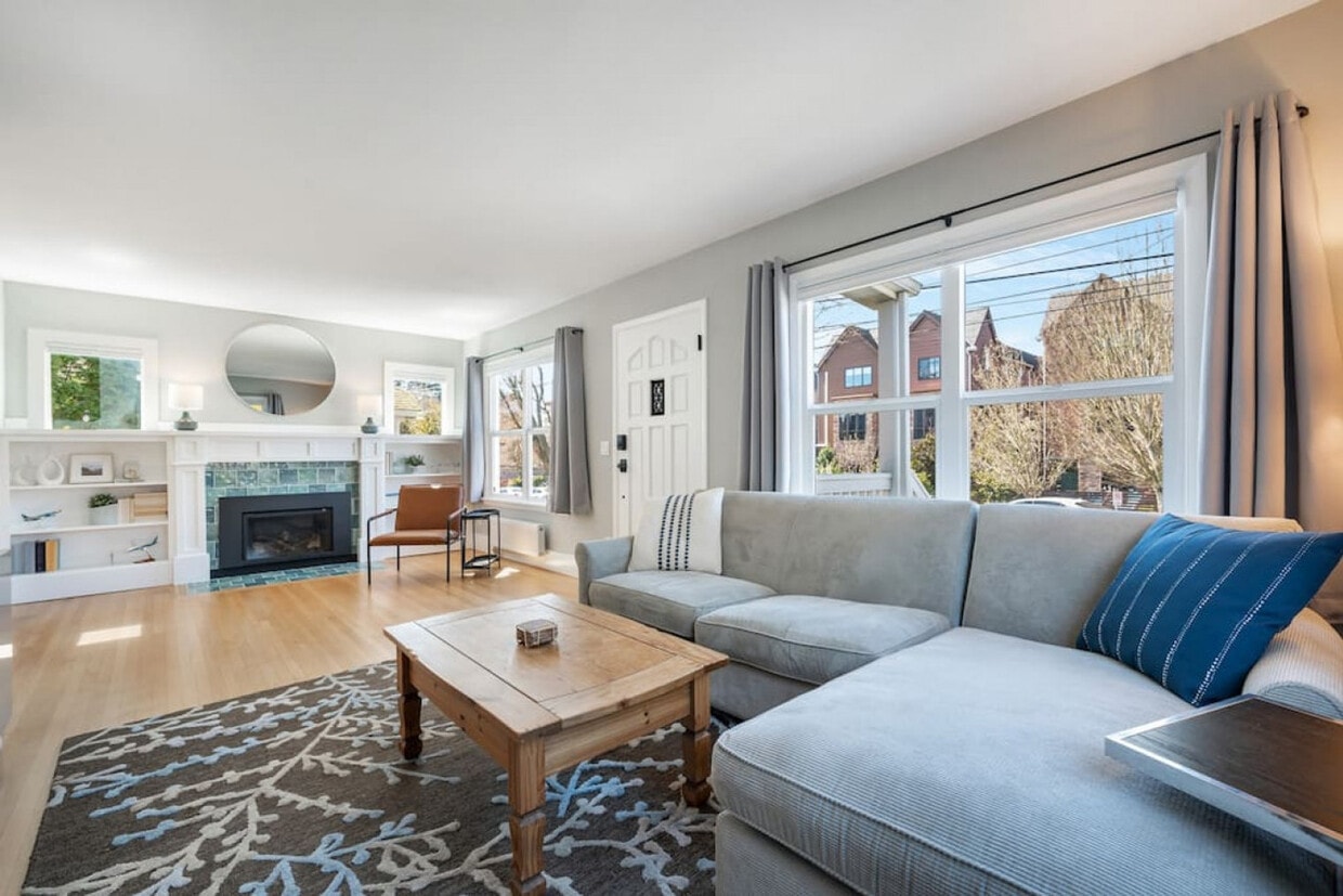Foto principal - 7938 Densmore Ave N