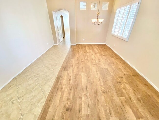 Building Photo - Gorgeous Summerlin Home 3 bedroom with 2 F...