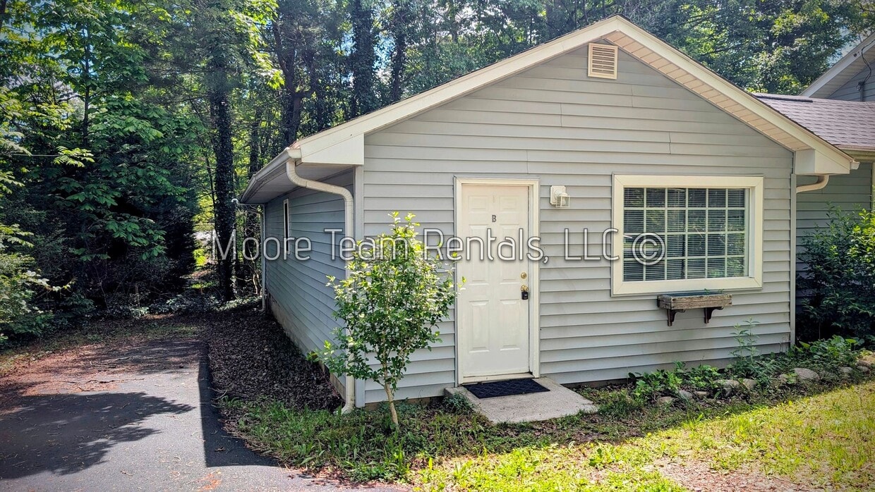 Primary Photo - 136 Sweetpea Ln