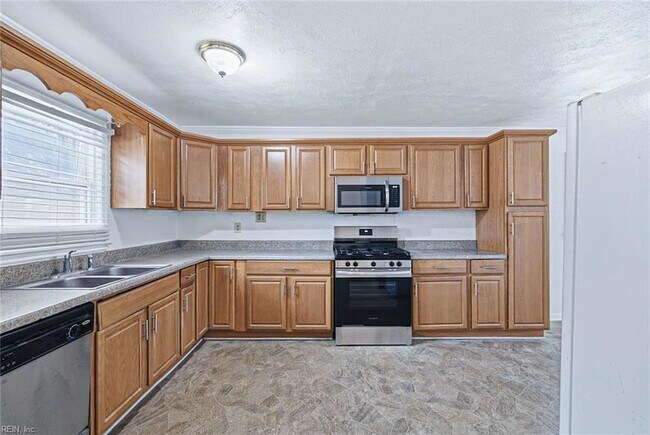 Foto del edificio - 480 Richneck Rd