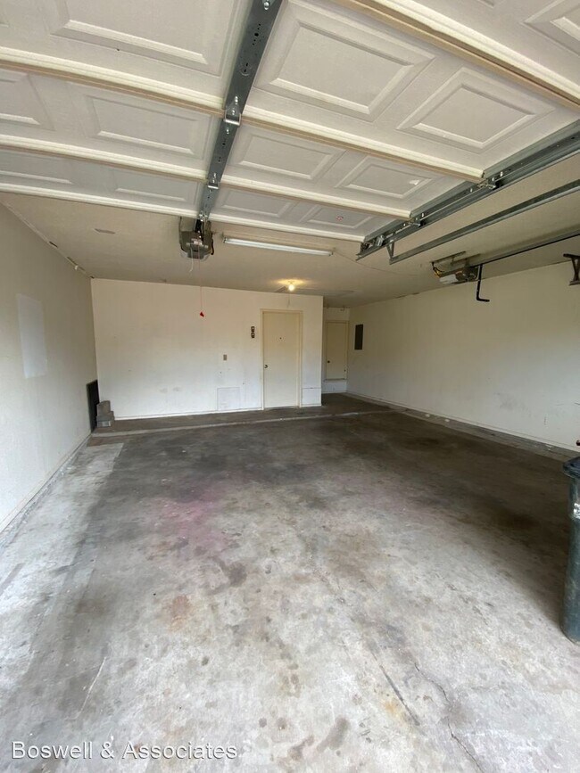 Building Photo - 3 br, 2 bath House - 4702 W. Dengar Ave.