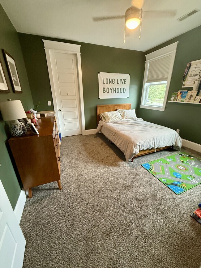 Foto del edificio - 2417B Porter Rd