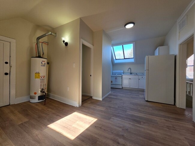 Foto del edificio - 210 S Maple Ave