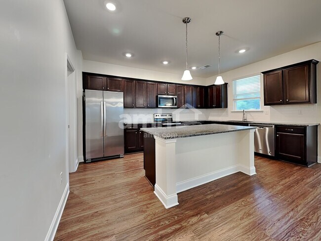 Foto del edificio - 14121 Singing Creek Ln