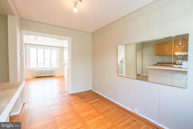 Building Photo - 5750 N Lambert St