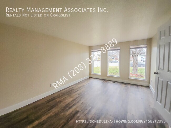 Building Photo - Recently Updated 3 Bedroom + Office House ...
